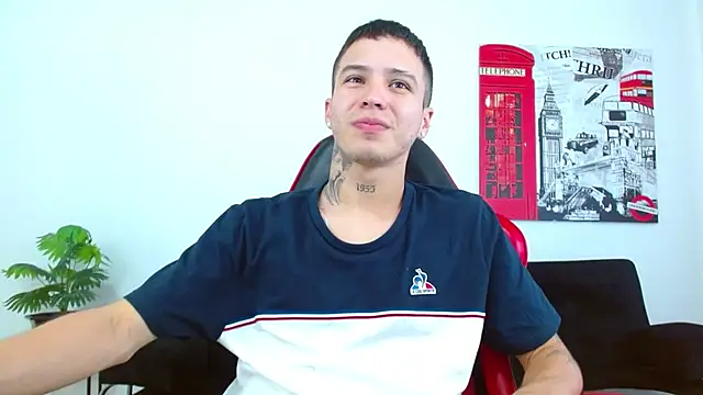 Cumandres18 online show from June 2026 03:59:01 PM