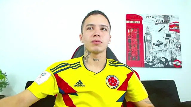 Cumandres18 online show from June 2026 03:28:02 PM