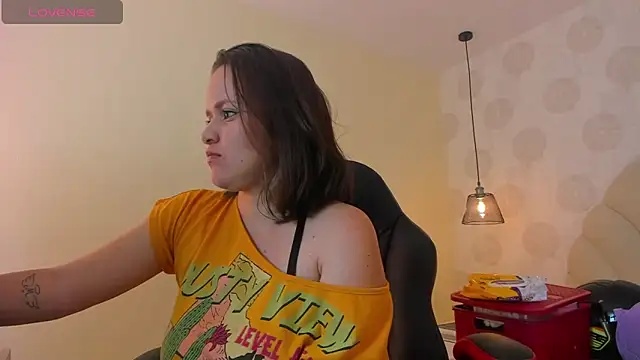 GIANAMILLER6 online show from October 2025 12:15:01 PM