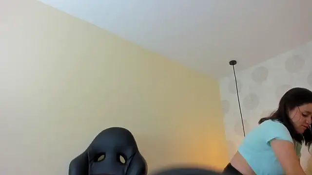 GIANAMILLER6 online show from February 2026 12:12:01 PM