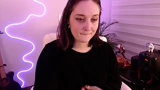 Snapshot of FallenAngel- chatting on September 2025 03:39:02 AM FallenAngel- online show from September 2025 03:39:02 AM