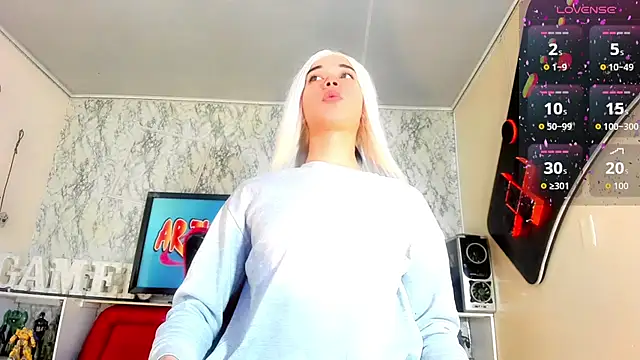 Snapshot of Madison_Mujica chatting on October 2025 11:17:01 AM Madison Mujica online show from October 2025 11:17:01 AM