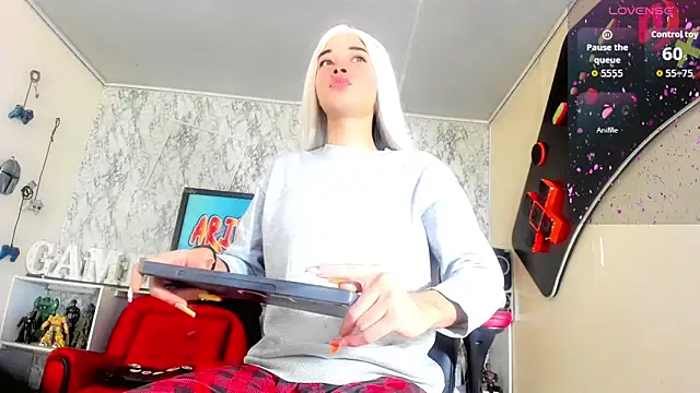 Snapshot of Madison_Mujica chatting on October 2025 11:07:01 AM Madison Mujica online show from October 2025 11:07:01 AM