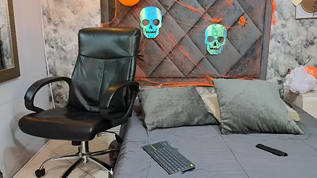 Apolo rousse1 online show from October 2025 09:15:01 PM