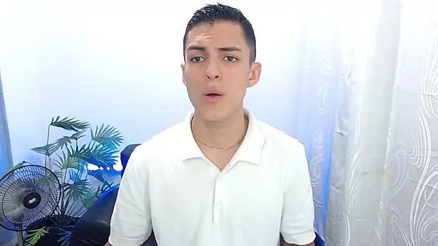 Snapshot of Matiius18 chatting on September 2025 02:07:02 PM Matiius18 online show from September 2025 02:07:02 PM
