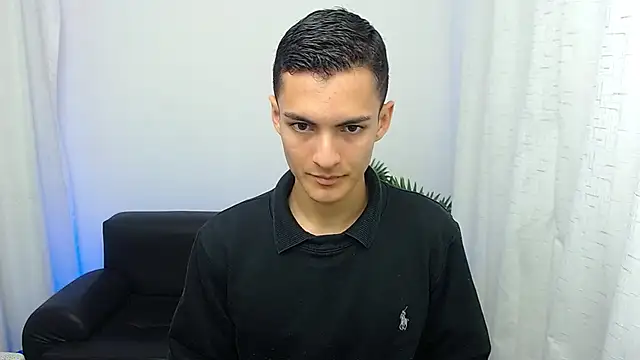 Snapshot of Matiius18 chatting on November 2025 01:32:02 PM Matiius18 online show from November 2025 01:32:02 PM