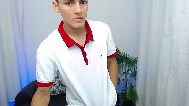 Snapshot of Matiius18 chatting on November 2025 02:23:01 PM Matiius18 online show from November 2025 02:23:01 PM