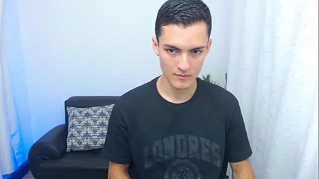 Matiius18 online show from December 2025 02:12:02 PM