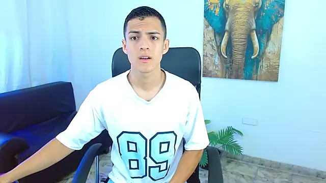 Matiius18 online show from April 2026 01:53:02 PM