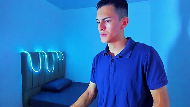 Matiius18 online show from June 2026 01:43:02 PM