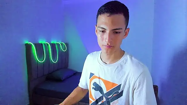 Matiius18 online show from June 2026 06:39:01 PM