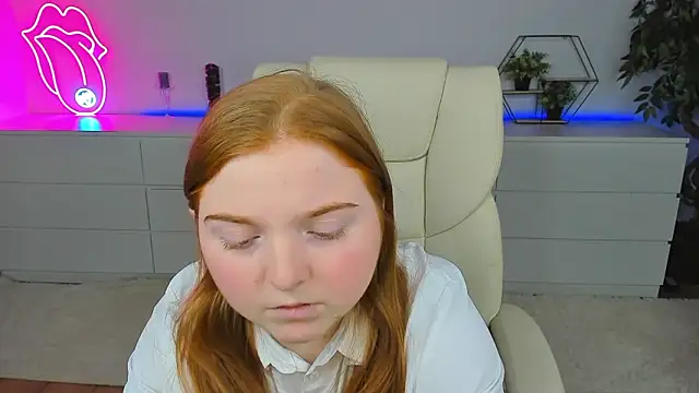 Snapshot of KattyRose8 chatting on September 2025 12:05:01 PM KattyRose8 online show from September 2025 12:05:01 PM