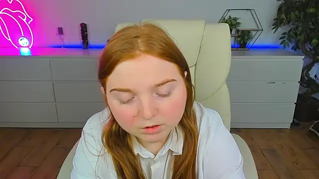 Snapshot of KattyRose8 chatting on September 2025 06:40:02 PM KattyRose8 online show from September 2025 06:40:02 PM