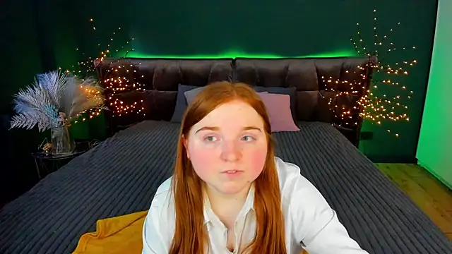 Snapshot of KattyRose8 chatting on September 2025 12:07:01 PM KattyRose8 online show from September 2025 12:07:01 PM