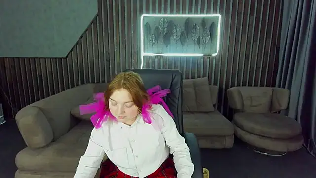 Snapshot of KattyRose8 chatting on November 2025 06:42:02 PM KattyRose8 online show from November 2025 06:42:02 PM