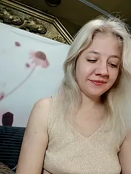 HeronDenni online show from December 2025 01:01:02 AM