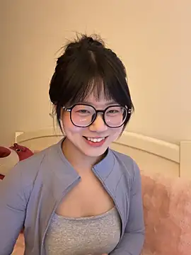 Ella-A9 online show from December 2025 04:02:01 PM