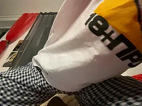 Snapshot of Bloom_Elv chatting on March 2026 12:47:02 AM Bloom Elv online show from March 2026 12:47:02 AM