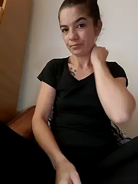 Snapshot of alinaalinutzq chatting on November 2025 07:22:01 AM alinaalinutzq online show from November 2025 07:22:01 AM