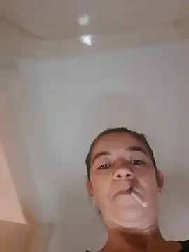 Snapshot of alinaalinutzq chatting on November 2025 07:07:03 AM alinaalinutzq online show from November 2025 07:07:03 AM