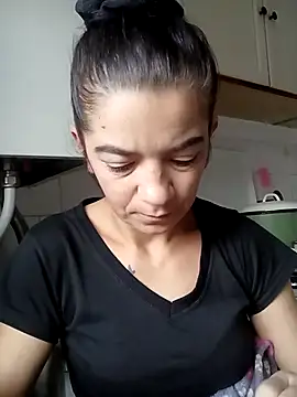 Snapshot of alinaalinutzq chatting on November 2025 02:17:01 PM alinaalinutzq online show from November 2025 02:17:01 PM