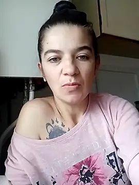 Snapshot of alinaalinutzq chatting on December 2025 09:36:02 AM alinaalinutzq online show from December 2025 09:36:02 AM