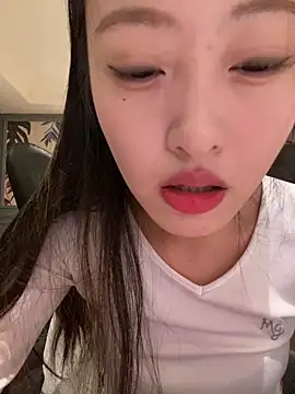 Snapshot of MengMeng0515 chatting on February 2026 02:21:02 PM MengMeng0515 online show from February 2026 02:21:02 PM