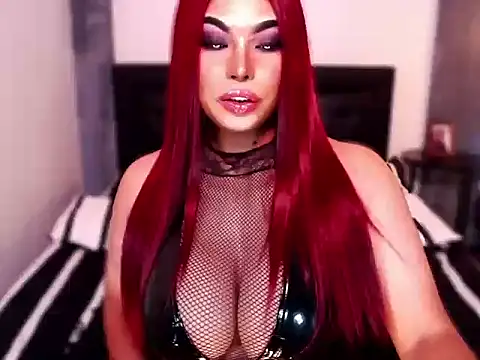 xTrixieMae online show from May 2026 12:43:02 PM