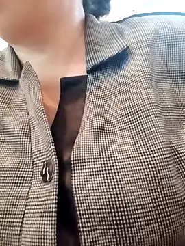 Uzhili online show from October 2025 12:07:02 PM