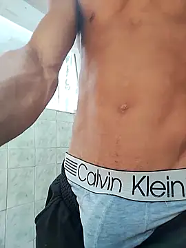 Snapshot of Brayanellatino chatting on March 2026 03:41:01 PM Brayanellatino online show from March 2026 03:41:01 PM