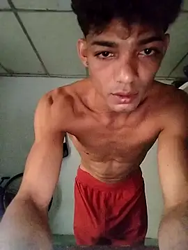 Snapshot of Brayanellatino chatting on March 2026 10:47:01 PM Brayanellatino online show from March 2026 10:47:01 PM