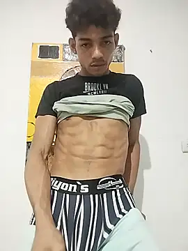 Snapshot of Brayanellatino chatting on March 2026 01:11:02 AM Brayanellatino online show from March 2026 01:11:02 AM