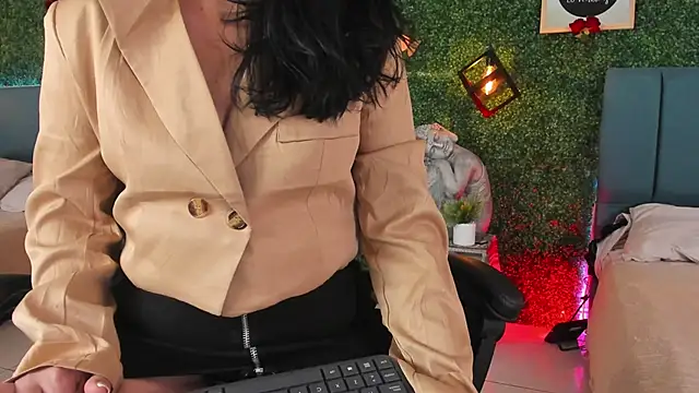 Linagh  online show from February 2026 11:36:01 AM