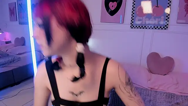 Zoe Lynch  online show from April 2026 11:56:02 AM