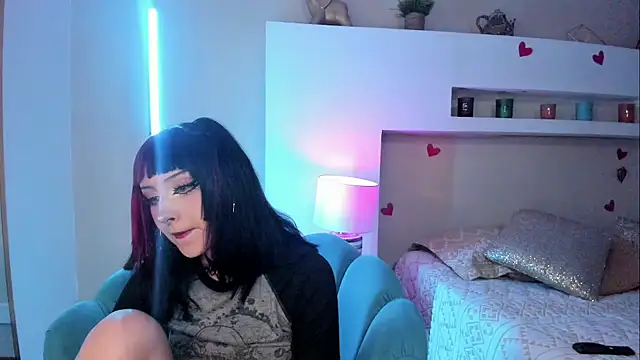 Zoe Lynch  online show from June 2026 12:06:02 PM