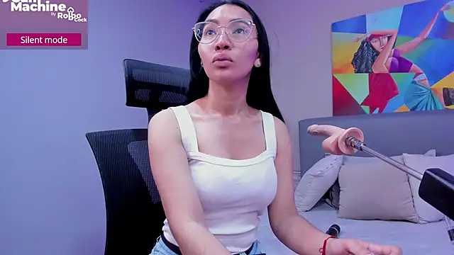 lucyy liiuu online show from September 2025 01:05:02 PM