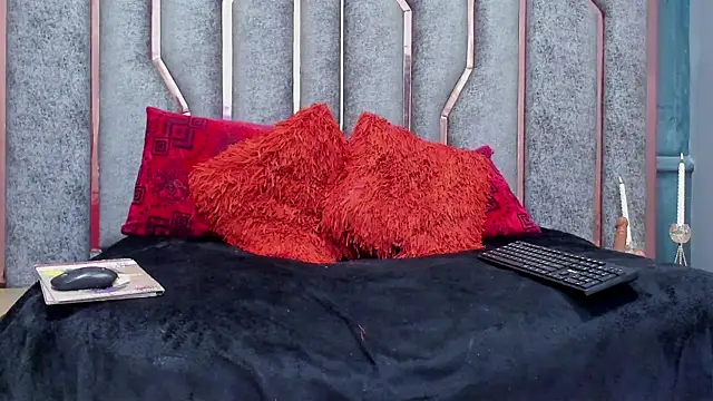 SienaFacchini online show from December 2025 07:30:02 PM