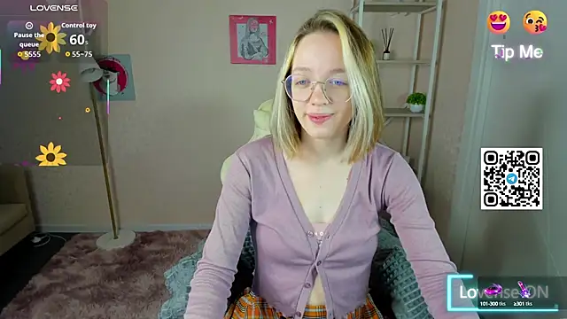 Snapshot of R0cket_bunny chatting on October 2025 01:04:02 AM R0cket bunny online show from October 2025 01:04:02 AM