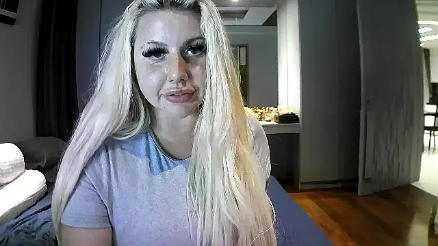 TiaDoll online show from October 2025 04:16:01 PM