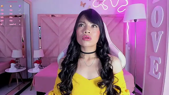 anyjones  online show from October 2025 04:32:01 AM