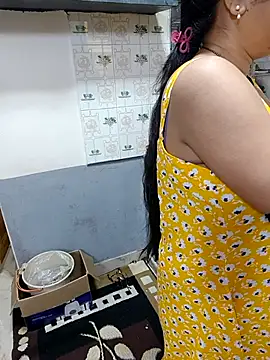 Snapshot of Queen_Nightt chatting on March 2026 03:45:02 AM Queen Nightt online show from March 2026 03:45:02 AM