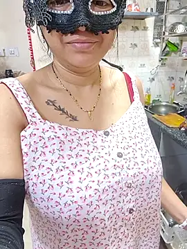 Snapshot of Queen_Nightt chatting on March 2026 03:36:01 AM Queen Nightt online show from March 2026 03:36:01 AM