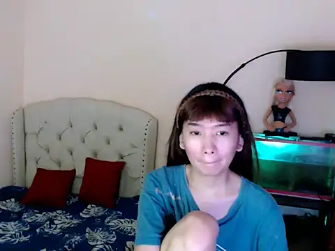 ShantalFoxxy  online show from April 2026 03:06:01 PM