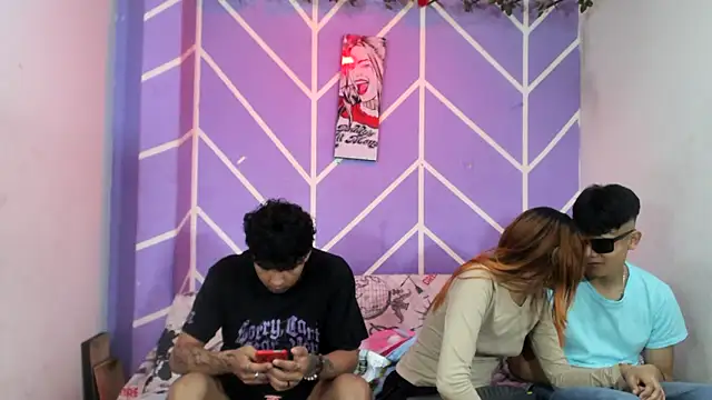 lau and boys18 online show from September 2025 01:49:02 PM