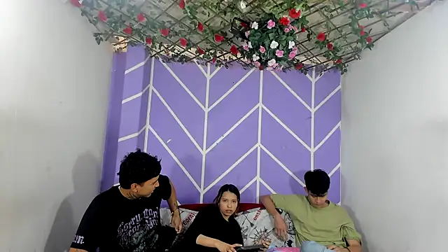 lau and boys18 online show from October 2025 01:11:02 PM