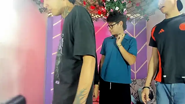 lau and boys18 online show from October 2025 02:35:02 PM