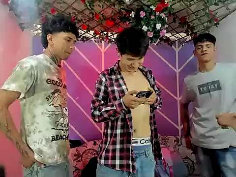 lau and boys18 online show from October 2025 02:21:02 PM