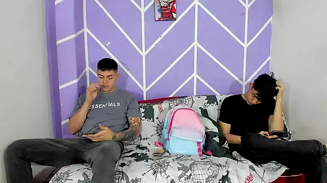 lau and boys18 online show from November 2025 07:24:01 PM