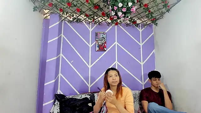 lau and boys18 online show from November 2025 06:19:01 PM