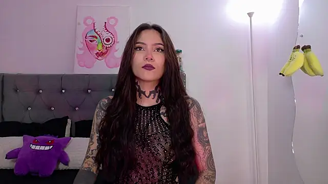 sara queen10 online show from October 2025 05:06:02 PM